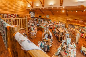 2016quilters_Lodge_Mainfloor_Store1-Small